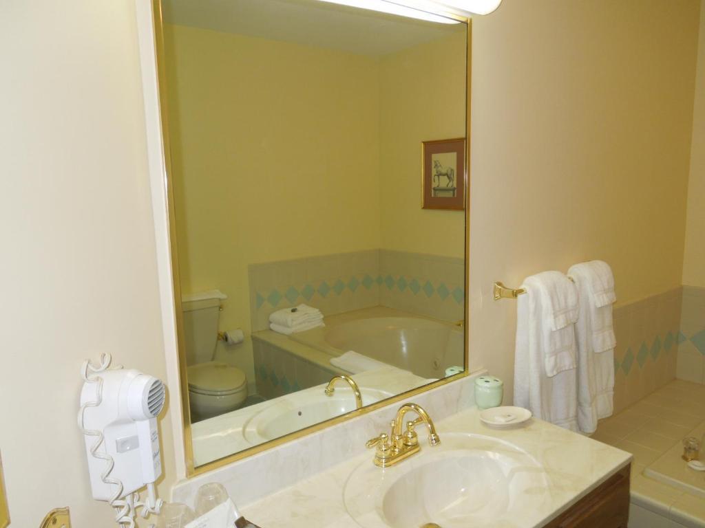 Bridges Guest Quarters Hotel Abbottstown ภายนอก รูปภาพ